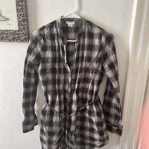 Motherhood Maternity S Small Button Down Shirt Flannel White Black Plaid Long Sl